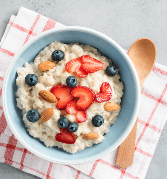circle-diet-oatmeal-fresh-fruit-breakfast (1)